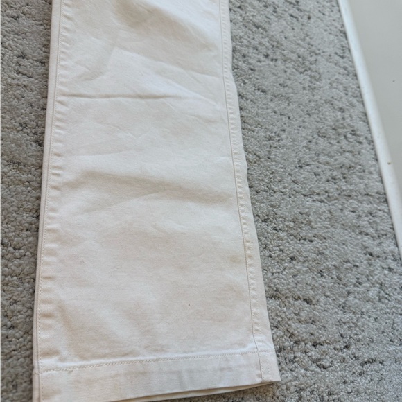 Vince Light Beige Capris with Pockets - Picture 7 of 13